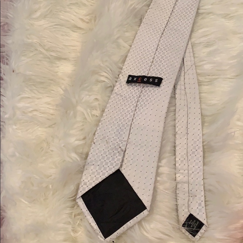 White Axcess Tie